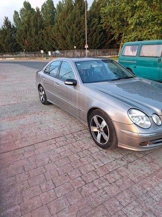 Mercedes-Benz Clase E 2004