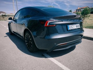 Tesla Model 3 2024