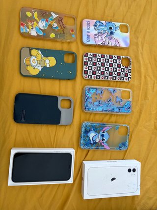 iPhone 11 128GB + 5 Carcasas