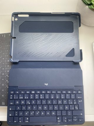 Funda Teclado Logitech Slim Folio iPad 5ª Gen