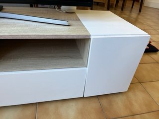 Mueble TV moderno blanco y madera
