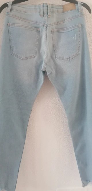 Pantalones vaqueros Bershka desgastados