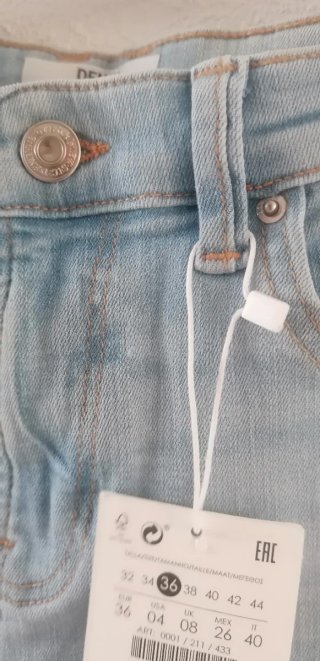 Pantalones vaqueros Bershka desgastados