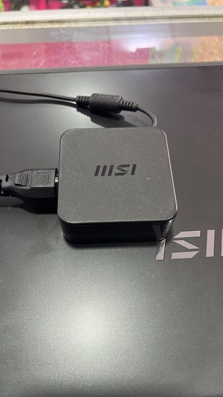 Portátil MSI Ryzen 5 16GB RAM 512GB SSD