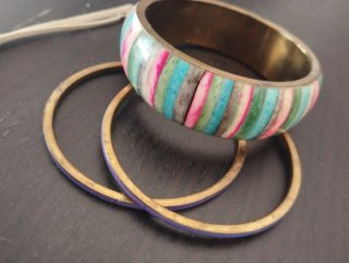 Lote de pulseras y collares