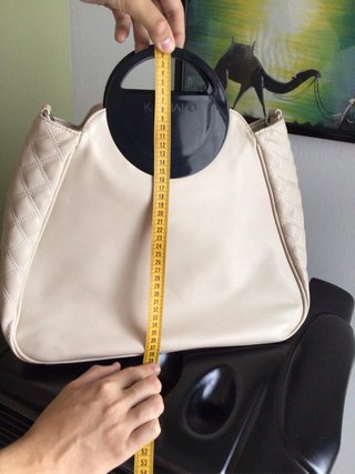 Borsa Krizia a trapezio beige con manico nero