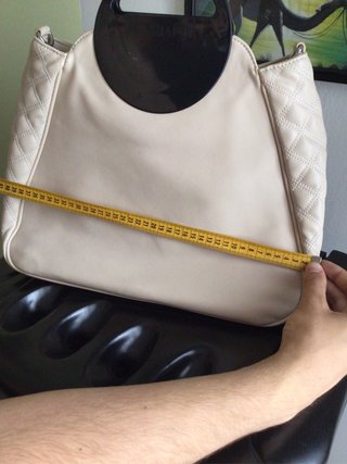 Borsa Krizia a trapezio beige con manico nero