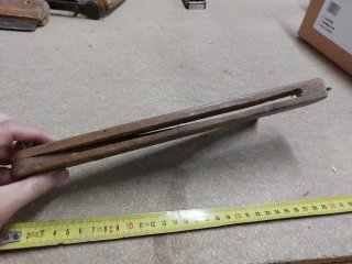 Falsa escuadra de madera antigua