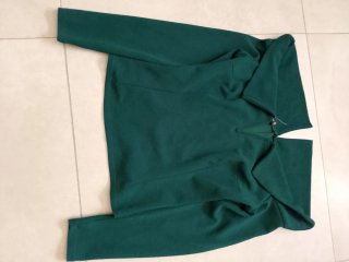 Top verde escote Bardot manga larga