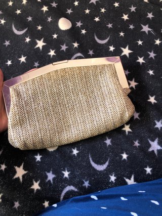 Bolso de fiesta dorado tejido
