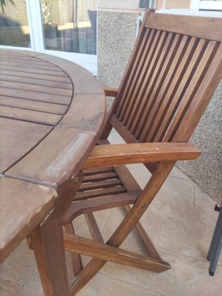 Conjunto mesa y sillas de madera