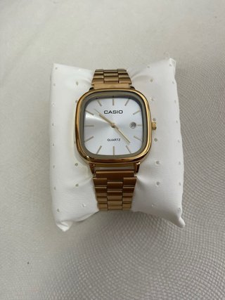 Reloj Casio Vintage Dorado y Blanco