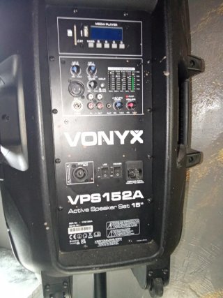 2 altavoces Vonyx con trípode