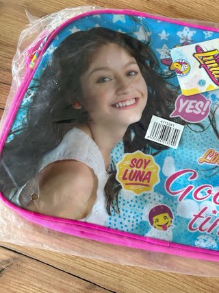 Bandolera Soy Luna nueva con etiquetas