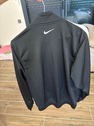 Chaqueta Nike Negra y Blanca
