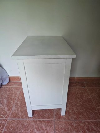 Mesita de noche Ikea blanca