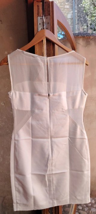 Vestido blanco Zara T/M con transparencias