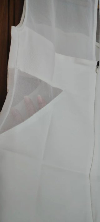 Vestido blanco Zara T/M con transparencias
