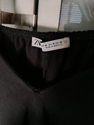 Vestido negro mini Zara