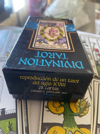 TAROT DIVINATION NAIPES COMAS COMPLETO
