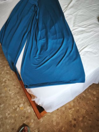 Mono azul de vestir un sólo uso