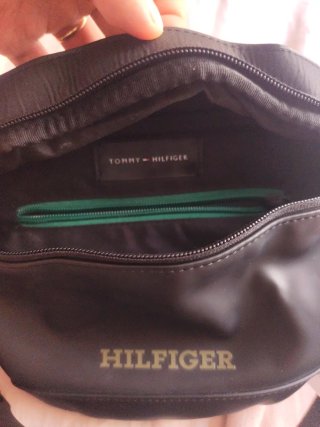 Riñonera Tommy Hilfiger Negra
