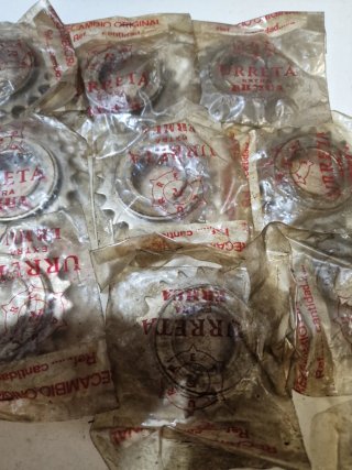 10 Piñones Urreta Libres 20Z