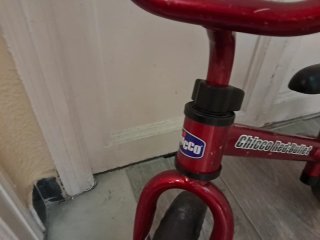 Bicicleta sin pedales Chicco Roja
