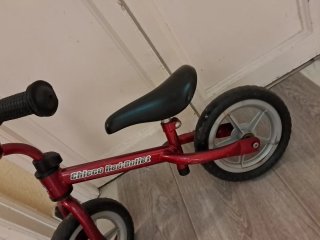 Bicicleta sin pedales Chicco Roja