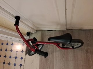 Bicicleta sin pedales Chicco Roja