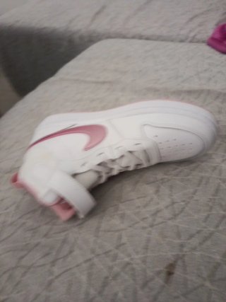 Zapatos Nike blancos y rosas talla 34 sin usar