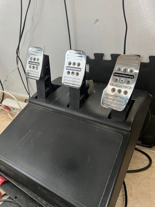 Volante Thrustmaster T300