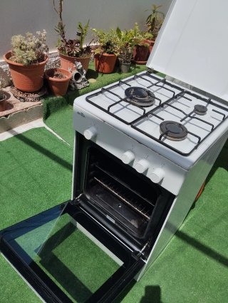 Cocina de gas blanca