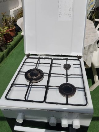 Cocina de gas blanca