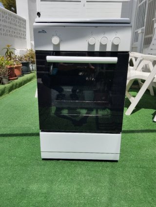 Cocina de gas blanca