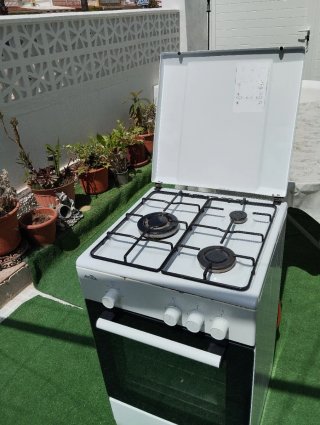 Cocina de gas blanca