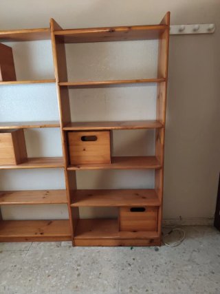 Estantería de madera modular