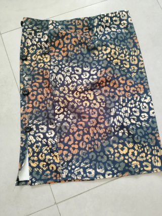Falda elegante estampado leopardo