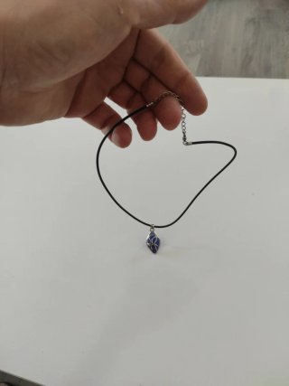 Colgante lágrima rombo azul y plata