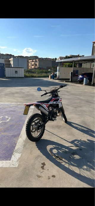Beta RR 50 Enduro Roja y Blanca