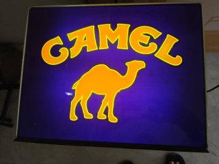 Cartel luminoso Camel