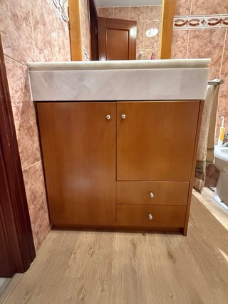 Mueble de baño lavabo con espejo iluminación