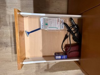 Mueble de baño lavabo con espejo iluminación