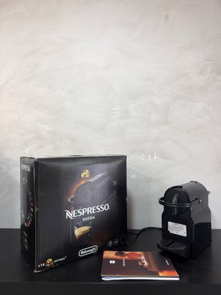 Cafetera Nespresso Inissia Negra