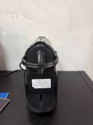 Cafetera Nespresso Inissia Negra