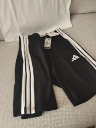 Conjunto Adidas niño Talla 12 años
