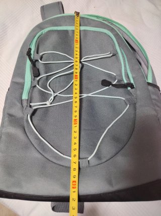 Mochila gris y verde menta
