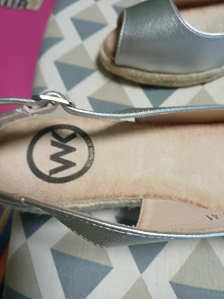Sandalias esparto Vionic plateadas talla 41