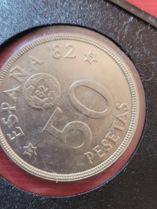 Hoja Pardo n° 25: Monedas Fútbol Mundial *81 y *82