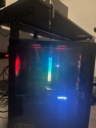 PC Gaming Ryzen 7 5800X + RX 9060 XT 16GB
